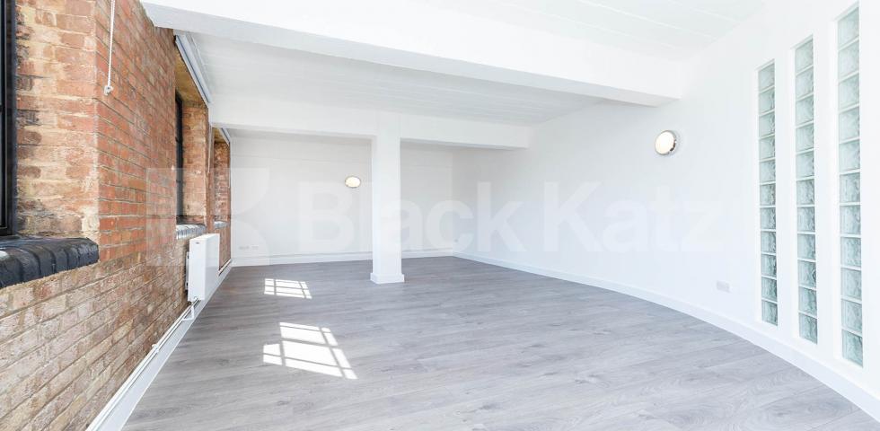 			2 Bedroom, 1 bath, 1 reception Apartment			 SPRINGFIELD HOUSE LOFTS-TYSSEN STREET, DALSTON/HAGGERSTON